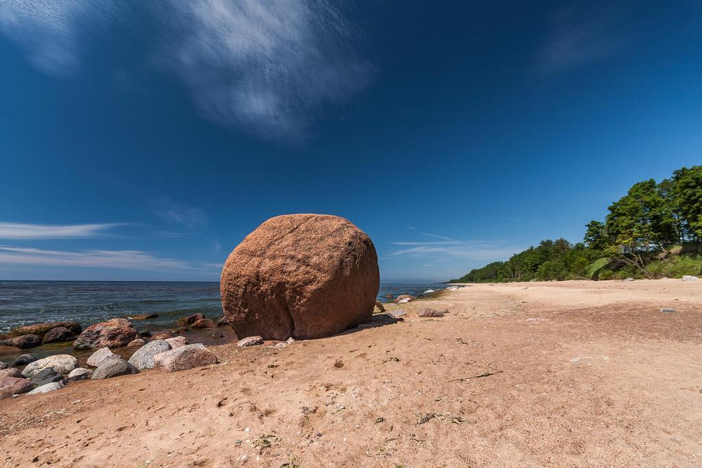 Laucu Akmens Hotel Skulte  Luaran gambar